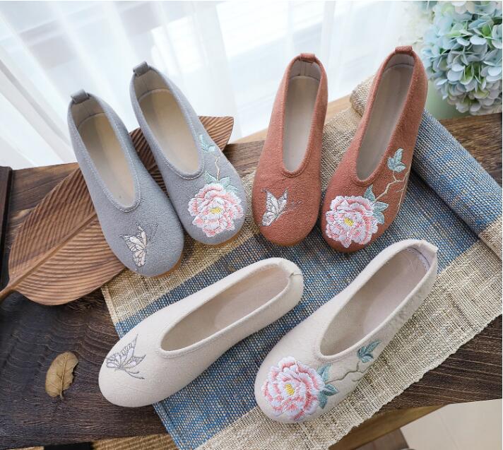 パンプス 蝶 牡丹刺繍チャイナ靴　布靴　婦人靴　チャイナシューズ 中華唐装漢服コスプレシューズ　太..