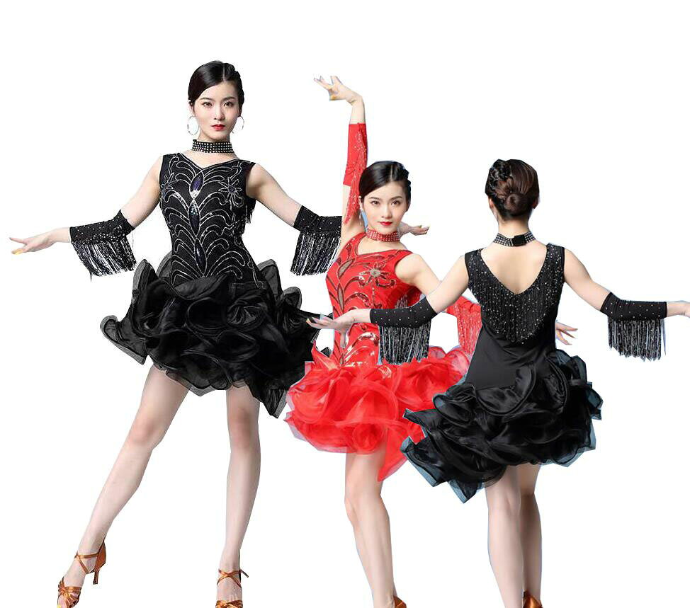 商品について セット内容：ドレス＋袖カバー＋首飾り＋見せパン サイズ：CM Mバスト74　ワンピース丈76/90　体重40-50KG着用可 Lバスト78　ワンピース丈77/91　体重50-60KG着用可 XLバスト82　ワンピース丈78/92　体重60-70KG着用可 素材：レーヨン　チュール 注意事項： 納期について 商品より納期違うため、納期一致しない複数商品お買い上げの場合、長い方を優先いたします。 納期遅れる場合、事前にご報告いたします。 お客様都合より返品の場合、商品自体対応可能、付属品などの返品は対応いたしません。 生産過剰より多少のほつれがあることをご理解ください。在庫管理条件や運送状況よりシワがあることもございます、ご了承ください。 注文受付後、24時間内必ずご連絡いたしますため、弊社より連絡取れないことはございません。 24時間以上受信出来ていない場合、ドメインの設定をご確認ください。 弊社の都合で恐縮しておりますが。 他に不明点がございましたら、お気軽くお問い合わせください。 宜しくお願いします。　 商品詳細 セット内容：ドレス＋袖カバー＋首飾り＋見せパン サイズ：CM Mバスト74　ワンピース丈76/90　体重40-50KG着用可 Lバスト78　ワンピース丈77/91　体重50-60KG着用可 XLバスト82　ワンピース丈78/92　体重60-70KG着用可 素材：レーヨン　チュール ご注意 納期について 商品より納期違うため、納期一致しない複数商品お買い上げの場合、長い方を優先いたします。 納期遅れる場合、事前にご報告いたします。 お客様都合より返品の場合、商品自体対応可能、付属品などの返品は対応いたしません。 生産過剰より多少のほつれがあることをご理解ください。在庫管理条件や運送状況よりシワがあることもございます、ご了承ください。 注文受付後、24時間内必ずご連絡いたしますため、弊社より連絡取れないことはございません。 24時間以上受信出来ていない場合、ドメインの設定をご確認ください 弊社の都合で恐縮しておりますが。 他に不明点がございましたら、お気軽くお問い合わせください。 宜しくお願いします。