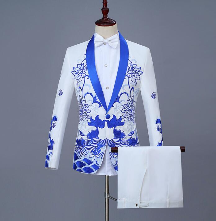 ステージ衣裳 メンズ スーツ3点セット 金魚刺しゅう 黒縁取り ドジャケット＋長ズボン 蝶ネクタイ セット 男性 大人用 格好よい ステージ衣装 舞台衣裳 忘年会 新年会 パーティー 発表会 コスプレ 舞台 スーツ 結婚式 カラオケ 余興 ダンス 衣装 赤 青 黒 白 M～3XL 送料無料