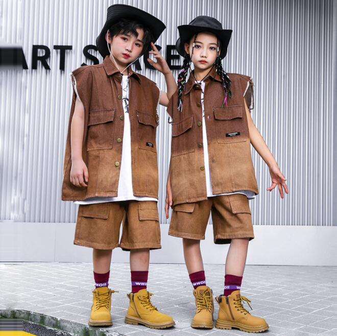 Rakuten - 子供 デニム ベスト デニム ショートパンツ おしゃれ hiphop ストリートダンス衣装 キッズ ユニセックス 男女兼用 ダンス衣装 舞台 ステージ 演出服 ブラウン グラデーション 袖なしデニムジャケット＋ジーンズ2点セット Gジャン ゆったり カジュアル服 平日着可 110-180