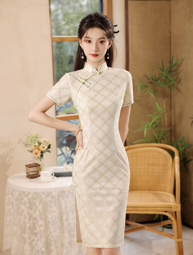 ミディ丈 チャイナドレス 半袖 春夏 チャイナ ワンピース 膝丈 ショート丈 小花柄のレース チェック柄 可愛い 中華ドレス 中華民族風 古典 パーティードレス 二次会 ドレス 演奏会 ドレス 白系 美シルエット 10代 20代 30代 S M L XL 2XL 3XL