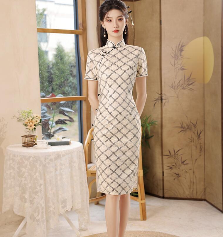 ミディ丈 チャイナドレス 半袖 春夏 チャイナ ワンピース 膝丈 ショート丈 小花柄のレース チェック柄 可愛い 中華ドレス 中華民族風 古典 パーティードレス 二次会 ドレス 演奏会 ドレス 白系 美シルエット 10代 20代 30代 S M L XL 2XL 3XL