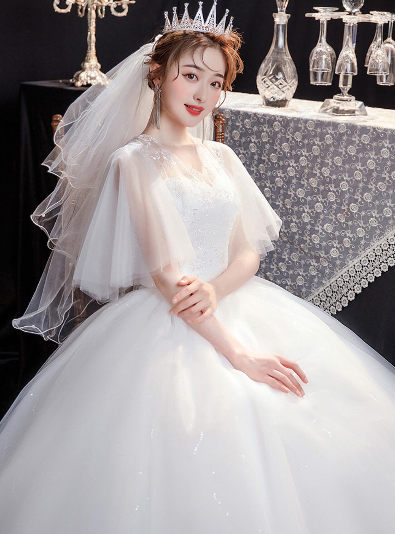 ロング ウエディングドレス 花嫁 フォマールドレス 結婚式 披露宴 前撮り フォマール ウェディングドレス 白いドレス Vネック 半袖 袖フリル ふわふわ 可愛い Aライン ボリューム ドレス 小花柄レース スパンコール 編み上げ パニエ グローブ ベール小物追加可