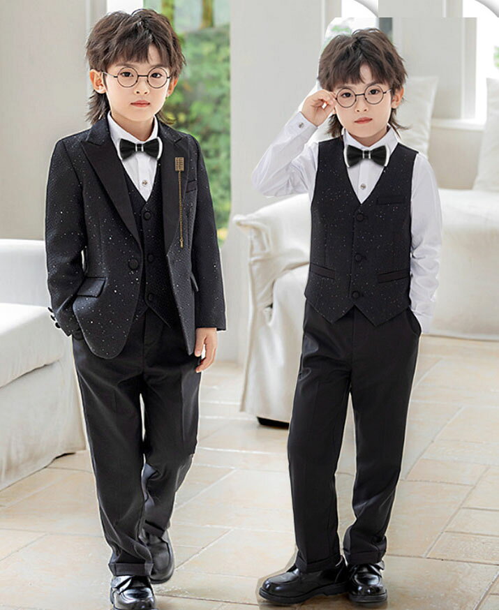 男の子 スーツ 礼服 ステージ衣装 子供 スーツ 長袖 黒 ラメ入り おしゃれ 王子様 発表会 演奏会 ステージ スーツ おしゃれ （蝶）ネクタイ ブローチ付き ベスト シャツ 内容組み合わせ可能 格好良い オールシーズン キッズ スーツ 入学 通学 合唱 演奏 吹奏 ダンス 演出服