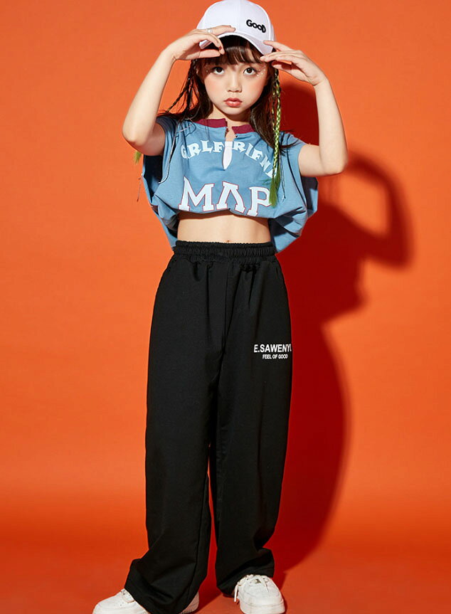 商品詳細 女の子ヒップホップ　ジャズダンス衣装 内容 トップス＋ズボン サイズ（cm） 110：身長100-110　体重15-20KG以内 120：身長110-120　体重20-25KG以内 130：身長120-130　体重25-30KG以内 140：身長130-140　体重30-37KG以内 150：身長140-150　体重37-43KG以内 160：身長145-155　体重53-50KG以内 170：身長155-165　体重50-58KG以内 180：身長165-175　体重58-68KG以内 モデル情報： 身長135、体重25KG、140 素材 綿混 注意事項 ※注文の時、色とサイズ、送付先等に間違いあるか、ご確認ください。 ※撮影の環境とお使いのモニターの設定状況により、実際のカラーの色味と異なる場合ございます。 ※ポケットありの衣装も縫い付られてある場合がございます。工場大量生産の物はミシン1本かけてある事もあります。 ※海外製品は日本製より裁縫や仕立てに甘さ（ほつれあること）がございます、在庫管理条件や運送状況によりシワが出ることもございます。ご理解頂き、お買上げください。 ※複数店舗を運営しております為、万一、商品の品切れの場合、 別途メールにてご報告させていただきます。どうかご容赦ください。 ※注文後24時間以上（休、祝日は除く）弊社からご注文お礼のメールが受信出来ていない場合、ドメインの設定をご確認ください。 ※他に不明点がございましたら、気軽くお問い合わせください。商品詳細 女の子ヒップホップ　ジャズダンス衣装 内容 トップス＋ズボン サイズ（cm） 110：身長100-110　体重15-20KG以内 120：身長110-120　体重20-25KG以内 130：身長120-130　体重25-30KG以内 140：身長130-140　体重30-37KG以内 150：身長140-150　体重37-43KG以内 160：身長145-155　体重53-50KG以内 170：身長155-165　体重50-58KG以内 180：身長165-175　体重58-68KG以内 モデル情報： 身長135、体重25KG、140 素材 綿混 注意事項 ※注文の時、色とサイズ、送付先等に間違いあるか、ご確認ください。 ※撮影の環境とお使いのモニターの設定状況により、実際のカラーの色味と異なる場合ございます。 ※ポケットありの衣装も縫い付られてある場合がございます。工場大量生産の物はミシン1本かけてある事もあります。 ※海外製品は日本製より裁縫や仕立てに甘さ（ほつれあること）がございます、在庫管理条件や運送状況によりシワが出ることもございます。ご理解頂き、お買上げください。 ※複数店舗を運営しております為、万一、商品の品切れの場合、 別途メールにてご報告させていただきます。どうかご容赦ください。 ※注文後24時間以上（休、祝日は除く）弊社からご注文お礼のメールが受信出来ていない場合、ドメインの設定をご確認ください。 ※他に不明点がございましたら、気軽くお問い合わせください。