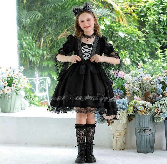 商品詳細 子供ハロウィンコスプレワンピース 内容 ワンピース（髪飾りなし） ネックレスと靴下追加できます。 サイズ（cm） 120：バスト66　ウエスト60　肩幅25　着丈60 130：バスト70　ウエスト64　肩幅26　着丈65 140：バスト74　ウエスト68　肩幅27　着丈70 150：バスト78　ウエスト72　肩幅28　着丈75 160：バスト82　ウエスト76　肩幅29　着丈80 モデル身長127、体重25KG、130着用 素材 ポリエステル 注意事項 ※注文の時、色とサイズ、送付先等に間違いあるか、ご確認ください。 ※撮影の環境とお使いのモニターの設定状況により、実際のカラーの色味と異なる場合ございます。 ※ポケットありの衣装も縫い付られてある場合がございます。工場大量生産の物はミシン1本かけてある事もあります。 ※海外製品は日本製より裁縫や仕立てに甘さ（ほつれあること）がございます、在庫管理条件や運送状況によりシワが出ることもございます。ご理解頂き、お買上げください。 ※複数店舗を運営しております為、万一、商品の品切れの場合、 別途メールにてご報告させていただきます。どうかご容赦ください。 ※注文後24時間以上（休、祝日は除く）弊社からご注文お礼のメールが受信出来ていない場合、ドメインの設定をご確認ください。 ※他に不明点がございましたら、気軽くお問い合わせください。商品詳細 子供ハロウィンコスプレワンピース 内容 ワンピース（髪飾りなし） ネックレスと靴下追加できます。 サイズ（cm） 120：バスト66　ウエスト60　肩幅25　着丈60 130：バスト70　ウエスト64　肩幅26　着丈65 140：バスト74　ウエスト68　肩幅27　着丈70 150：バスト78　ウエスト72　肩幅28　着丈75 160：バスト82　ウエスト76　肩幅29　着丈80 モデル身長127、体重25KG、130着用 素材 ポリエステル 注意事項 ※注文の時、色とサイズ、送付先等に間違いあるか、ご確認ください。 ※撮影の環境とお使いのモニターの設定状況により、実際のカラーの色味と異なる場合ございます。 ※ポケットありの衣装も縫い付られてある場合がございます。工場大量生産の物はミシン1本かけてある事もあります。 ※海外製品は日本製より裁縫や仕立てに甘さ（ほつれあること）がございます、在庫管理条件や運送状況によりシワが出ることもございます。ご理解頂き、お買上げください。 ※複数店舗を運営しております為、万一、商品の品切れの場合、 別途メールにてご報告させていただきます。どうかご容赦ください。 ※注文後24時間以上（休、祝日は除く）弊社からご注文お礼のメールが受信出来ていない場合、ドメインの設定をご確認ください。 ※他に不明点がございましたら、気軽くお問い合わせください。