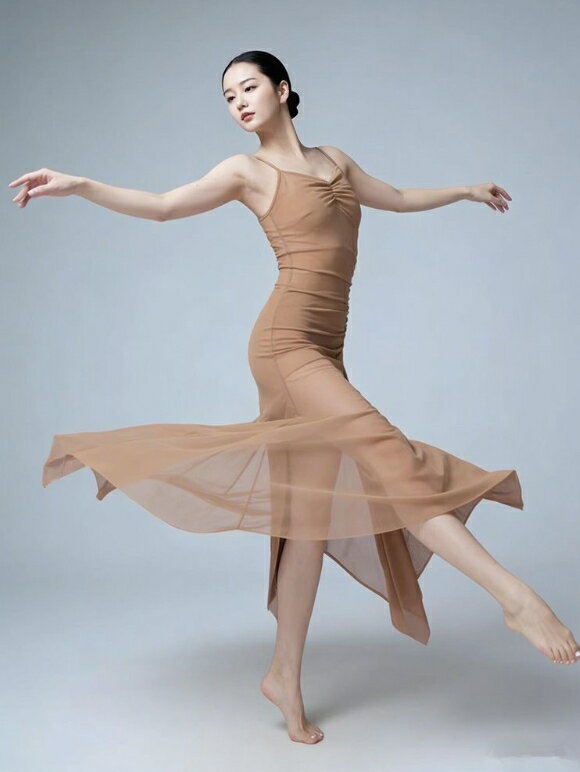 Rakuten - 大人 ダンス ワンピース レディース 古典ジャズ モダンダンス 衣装 古典バレエ 社交ダンス ワンピース セクシー キャミソール Vネック ロング ミモレ丈 ダンス ワンピース スリット 不規則裾 飄逸 ストレッチ ダンス衣装 ブラウン ベージュ S M L XL