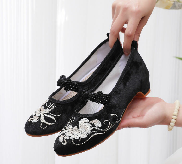 Rakuten - チャイナシューズ 女性 大人 中華靴 春新作 春パンプス 花刺繍 チャイナボタン おしゃれ チャイナドレス 漢服用 シューズ 中華古典 チャイナ民族風 布靴 チャイナ靴 ノーヒール 疲れない 中華婦人靴 中華コスプレ靴 黒 ベージュ 22 22.5 23 23.5 24 24.5 25 25.5