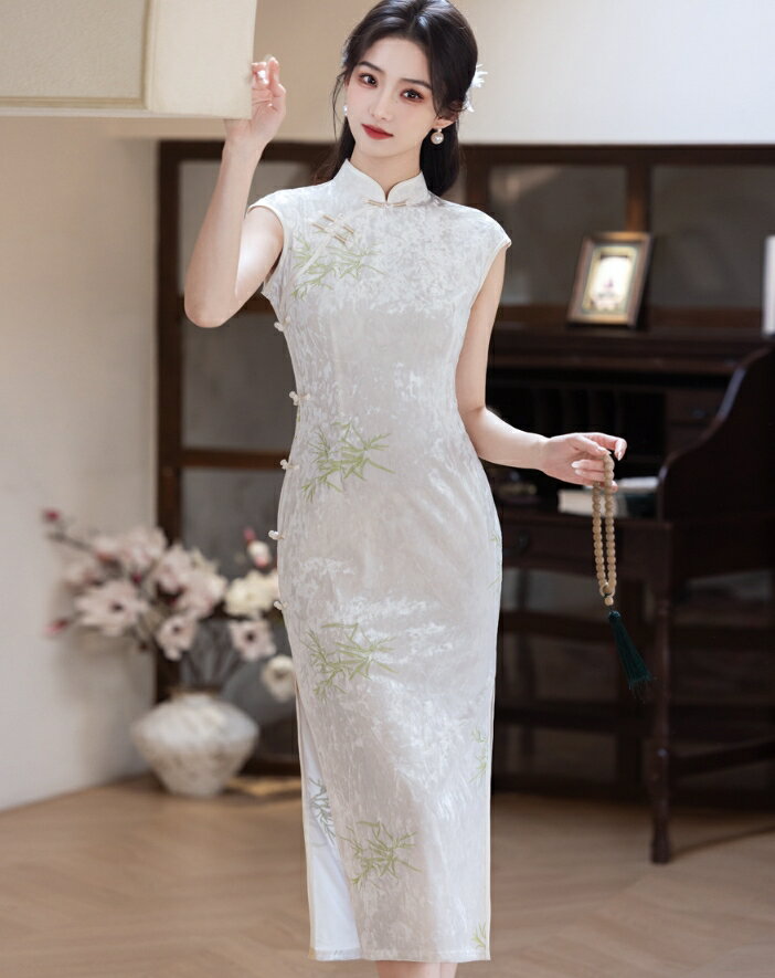 China Dress - チャイナ ドレス 春夏新作 キャップ・スリーブ ベルベット素材 白系 ロング ミモレ丈 チャイナドレス 竹刺繍 美シルエット クラシカル 中華古典 ドレス チャイナ民族風 パーティードレス 中華ドレス 中国風 演奏会 吹奏会 ドレス S M L XL 2XL 3XL