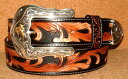 貴重な【MADE IN USA アメリカ製】 【TONY LAMA トニーラマ】 大型 ウェスタン バックル & エンドパーツ 付き サドルレザー製 カービング クラフト ベルト (アンティークタン×ブラック) FUNNY ファニー 牛革 レザーベルト 唐草模様 ブラウン 茶 黒 本革 ウエスタンベルト