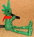 【R4T】 【KOKOPELLI ココペリ】 【LOCOPELLI ロコペリ】 ネイティブアメリカンの精霊 笛を吹きながら幸せを運んでくる インディアンの妖精 幸運のお守り バンダナ生地 バンダナ柄 ペイズリー柄 ぬいぐるみ ストラップ 「全長約17cm」 (グリーン) 緑 人形 カチナ カチーナ