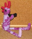 【R4T】 【KOKOPELLI ココペリ】 【LOCOPELLI ロコペリ】 ネイティブアメリカンの精霊 笛を吹きながら幸せを運んでくる インディアンの妖精 幸運のお守り ハワイアン フラワー柄 花柄 ぬいぐるみ ストラップ 「全長約17cm」(パープル) 紫 人形 カチナ カチーナ ホピ族 HOPI族