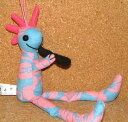 【R4T】 【KOKOPELLI ココペリ】 【LOCOPELLI ロコペリ】 ネイティブアメリカンの精霊 笛を吹きながら幸せを運んでくる インディアンの妖精 幸運のお守り ハワイアン フラワー柄 花柄 ぬいぐるみ ストラップ 「全長約17cm」 (ブルー) 青 ピンク 人形 カチナ カチーナ ホピ族