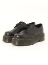 JUNRed（ジュンレッド）Dr.Martens ドクターマーチン / 1461 Quadこの新しいQUADRETROCOLLECTIONは約4cmのスタックソールが特徴です。定番の14613ホールからデザインされたこのシューズは安定感のあるシルエットで足元を演出します。また、こちらのQUADスタックソールを備えたシューズはドクターマーチンのシグネイチャーのイエローステッチで仕上げています。メーカー品番：25567001【Dr.Martens/ドクターマーチン】クラウス・マーチンズ博士によって開発されたクッション性のあるラバーソールの靴から始まったブランド。独自のソールによる機能性に加え、あらゆるファッションに自由にコーディネイトできるデザイン性の高さは、時代を超えた定番のフットウエアとして、世界中のストリートでさまざまなカルチャーとファッションをリードし続けています。※撮影場所やライティング、お使いのモニター環境によって色の見え方が異なる場合がございます。型番：BHA73120-01-122 JQ5165【採寸】7／プラットフォーム3.7 ｜ その他（ソールの厚み）5（両足重量）1920g8／プラットフォーム3.7 ｜ その他（ソールの厚み）5（両足重量）1920g9／プラットフォーム3.7 ｜ その他（ソールの厚み）5（両足重量）1920g商品のサイズについて【商品詳細】ブラック（01）：その他素材：ブラック（01）サイズ：7、8、9※画面上と実物では多少色具合が異なって見える場合もございます。ご了承ください。商品のカラーについて 【予約商品について】 ※「先行予約販売中」「予約販売中」をご注文の際は予約商品についてをご確認ください。■重要なお知らせ※ 当店では、ギフト配送サービス及びラッピングサービスを行っておりません。ご注文者様とお届け先が違う場合でも、タグ（値札）付「納品書 兼 返品連絡票」同梱の状態でお送り致しますのでご了承ください。 ラッピング・ギフト配送について※ 2点以上ご購入の場合、全ての商品が揃い次第一括でのお届けとなります。お届け予定日の異なる商品をお買い上げの場合はご注意下さい。お急ぎの商品がございましたら分けてご購入いただきますようお願い致します。発送について ※ 買い物カートに入れるだけでは在庫確保されませんのでお早めに購入手続きをしてください。当店では在庫を複数サイトで共有しているため、同時にご注文があった場合、売切れとなってしまう事がございます。お手数ですが、ご注文後に当店からお送りする「ご注文内容の確認メール」をご確認ください。ご注文の確定について ※ Rakuten Fashionの商品ページに記載しているメーカー希望小売価格は、楽天市場「商品価格ナビ」に登録されている価格に準じています。 商品の価格についてJUNRedJUNRedのレースアップ・ドレスシューズシューズ・靴ご注文・お届けについて発送ガイドラッピンググッズ3,980円以上送料無料ご利用ガイド