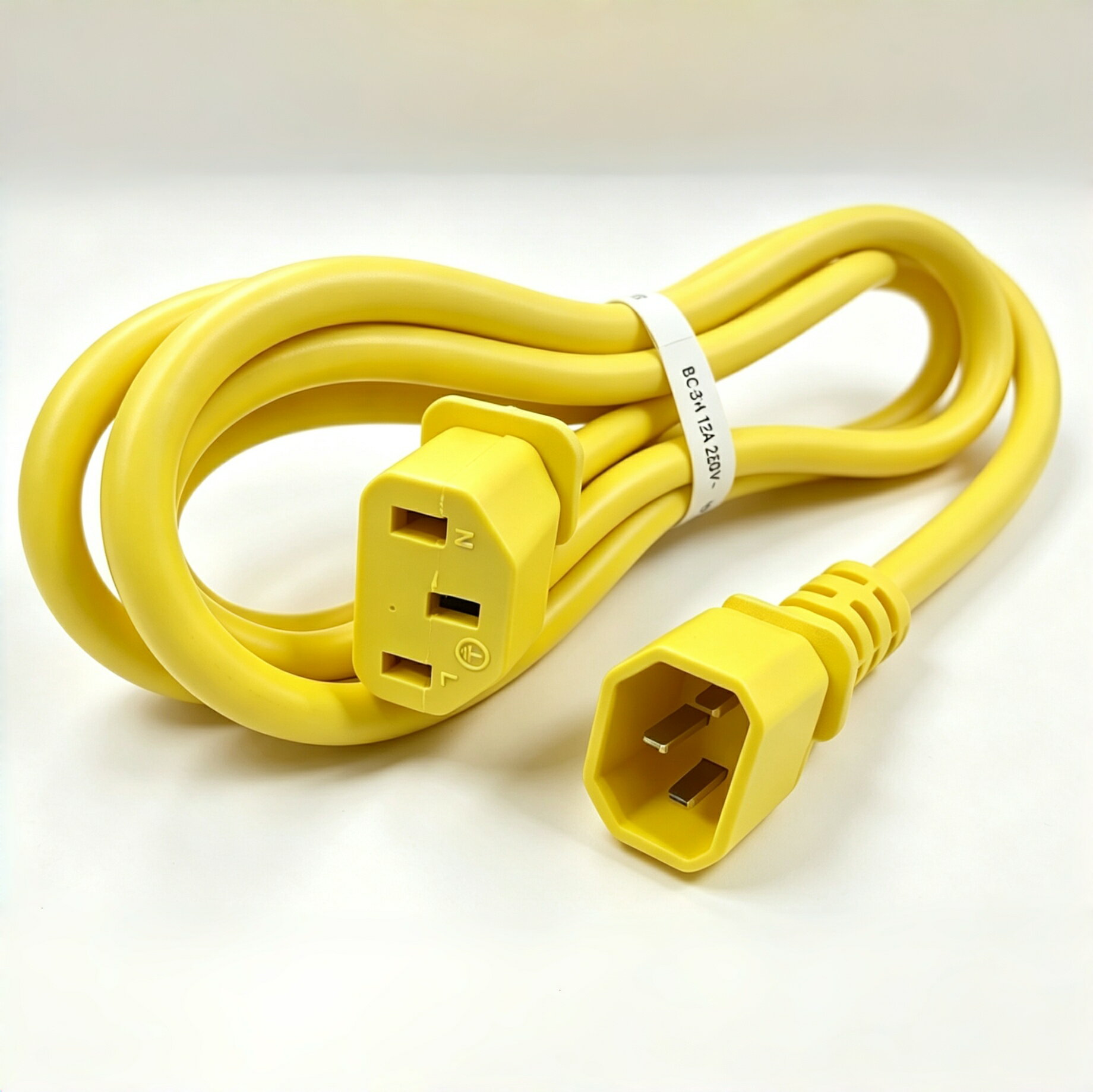 ポータブル電源延長コード抜け止め機能付きでケーブルの脱落をしっかり防止。12A・...