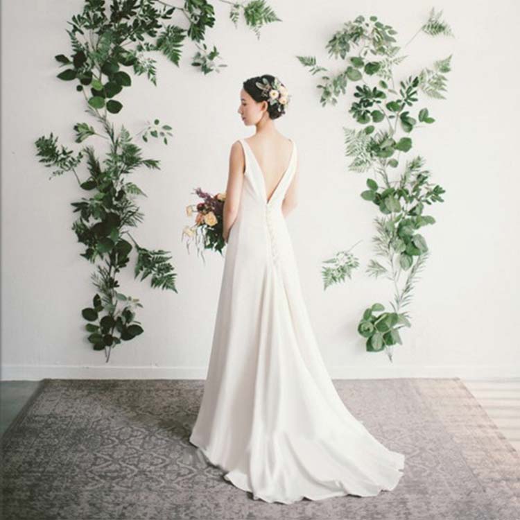 ウェディングドレス ノースリーブ Vネック ウエディングドレス Aライン ウエディング ウェディング 花嫁ドレス 二次会ウエディングドレス 前撮り 結婚式 ファスナータイプ【XS～XL】