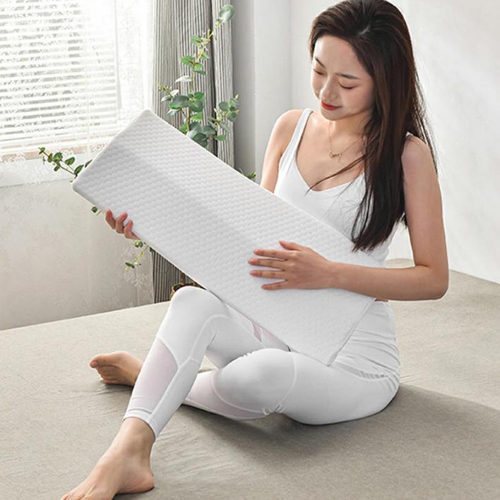 【スーパーsale】腰枕 就寝時 腰枕 腰まくら 就寝用 腰マクラ三角枕 腰痛クッション 低反発クッション 体圧分散 膝枕 健康睡眠 腰痛クッション 低反発腰枕...