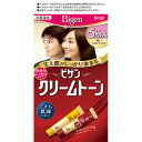 商品特徴 ●部分染めやリタッチに便利な、白髪染めです。のびがよくムラもないクリームタイプ。タレ、飛び散りが少なく、生え際やうなじなど、染めにくい部分にもしっかりなじみます。クシ通りがよくしっとりとしたしなやかな染め上がり。女性にも男性にもご使用いただけます。 ●赤みを抑えた深いマロンブラウンに染まります。●医薬部外品 ご使用方法 ●ご使用前に、必ず使用説明書をよく読んでお使いください。 1.1剤と2剤をミックストレーに出し、よく混ぜ合わせます。 2.染毛ブラシで、乾いた髪にぬり、ムラなくのばします。 3.ぬり終えたらそのまま30分ほど放置します。 4.よくすすいだあと、シャンプー・リンスで仕上げます。 ●混合クリームがすすぎ湯が目に入らないよう特に注意してください。 ●使用量の目安:1箱全量でショートヘア(髪全体)約1回分です。毛量の多い方は2箱ご用意ください。 ●分割使用:できます。チューブに残った薬剤は次回ご使用になれます。*混ぜた薬剤は洗い流して捨ててください。 成分 有効成分:5-アミノオルトクレゾール、塩酸2.4-ジアミノフェノキシエタノール、α-ナフトール、パラアミノフェノール、パラニトロオルトフェニレンジアミン、パラフェニレンジアミン、メタアミノフェノール、レゾルシン、過酸化水素水 その他の成分:HEDTA・3Na2水塩、PEG-8、PG、POE(20)POP(4)セチルエーテル、POEセチルエーテル、アスコルビン酸、イソステアリルアルコール、イソプロパノール、強アンモニア水、クエン酸、ステアルトリモニウムクロリド、セタノール、セテアリルアルコール、セトリモニウムブロミド、フェノキシエタノール、無水亜硫酸Na、ラウリル硫酸Na、ワセリン、香料 ご注意 ●ご使用の際は必ず使用説明書をよく読んで正しくお使いください。 ●ヘアカラーはまれに重いアレルギー反応をおこすことがあります。 ●次の方は使用しないでください。 ・今までに本品に限らずヘアカラーでかぶれたことのある方 ・今までに染毛中または直後に気分の悪くなったことのある方 ・頭皮あるいは皮膚が過敏な状態になっている方(病中、病後の回復期、生理時、妊娠中等) ・頭、顔、首筋にはれもの、傷、皮膚病がある方 ●ご使用の際には使用説明書にしたがい、毎回必ず染毛の48時間前に皮膚アレルギー試験(パッチテスト)をしてください。 ●薬剤や洗髪時の洗い液が目に入らないようにしてください。 ●眉毛、まつ毛には使用しないでください。 ●幼少児の手の届かない所に保管してください。 ●高温や直射日光を避けて保管してください。 ●幼少児には使用しないでください。 ●仕上がりの色調は、染める前の髪色、髪質、放置時間などにより異なります。 ●白髪の量が多めの方は明るめに、少なめの方は暗めに仕上がります。 ●ヘアカラーやヘアマニキュアなどで染めた髪を、その色より明るく染め変えることは困難です。 内容量 40g+40g 広告文責 株式会社　ジューゴ　06-6972-5599 メーカー(製造) ホーユー株式会社 お客様相談室： 052-935-9941 受付時間：平日9:00〜17:00　(土・日・祝日を除く) 区分 日本製・医薬部外品　