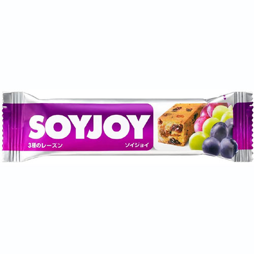 商品特徴 ■SOYJOYは、小麦粉を使用せず大豆を粉にした生地にたっぷりのフルーツを加えて焼き上げた新しいタイプの栄養食品です。大豆とフルーツがぎっしり詰まっていてこぼれおちにくく大豆タンパク質やイソフラボン、ミネラルなど、素材由来の栄養素をおいしくスマートに摂る事ができます。SOYJOYは、日常をアクティブに過ごす人々に栄養とおいしさの両方を提供します。 ■3種類のレーズンをふんだんに使ったこだわりの配合。レーズン本来の味わいを楽しんで頂けます。 ※商品リニューアル等によりパッケージ及び容量等は変更となる場合があります。ご了承ください。 原材料名 レーズン、大豆粉(遺伝子組換えでない)、砂糖、アーモンド、卵、難消化性デキストリン、食用植物油脂、ココアバター、アガベシロップ、ココナッツ、食塩／香料(乳由来)、レシチン(大豆由来) 栄養成分表示 （1本あたり） エネルギー・・・133kcaL タンパク質・・・4.6g 脂質・・・7.3g 炭水化物・・・14.6g 糖質・・・10.8g 食物繊維・・・3.8g 食塩相当量・・・0.07〜0.15g 大豆イソフラボン・・・14mg 【アレルギー物質】 大豆 ご使用上の注意 ・大豆アレルギーの方はお控えください。 ・本品はピーナッツを含む製品と共通の設備で製造しています。 内容量 30g 広告文責 株式会社　ジューゴ　06-6972-5599 メーカー 株式会社大塚食品 お客様相談室：0120-550-708 受付時間：9：00〜17：00(土・日・祝日を除く) 区分 日本製・食品　