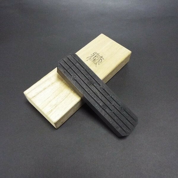 喜壽園製 かな用 極上青墨『梅』5丁型｜書道 書道用品 奈良墨 かな用 書画用