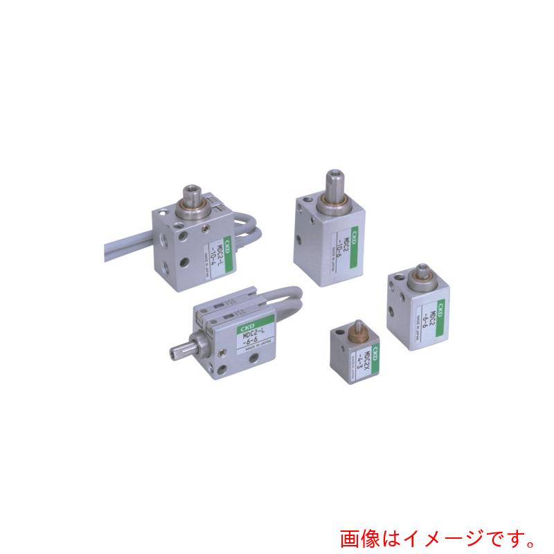 特長 ●内径サイズは4〜10でシリンダ本体を4方向から直接取付できるシリンダです。 ●全長寸法、外形寸法を可能な限り短縮し、取付スペースの削減が可能です。 ●ロッドメタル部にインローを設置したため、心合わせが容易です。 用途 ●ワークの排出に ●パーツフィーダーのシャッターに 仕様 ●チューブ内径(mm)：φ10 ●使用流体：圧縮空気 ●最高使用圧力（MPa）：0.7 ●最低使用圧力（MPa）：0.25 ●使用ピストン速度（mm/s）：50〜500 ●クッション：なし ●単動引込み形 質量・質量単位 ●23.6g 【メーカー名】CKD（株） 【メーカー品番】MDC2-Y-10-6