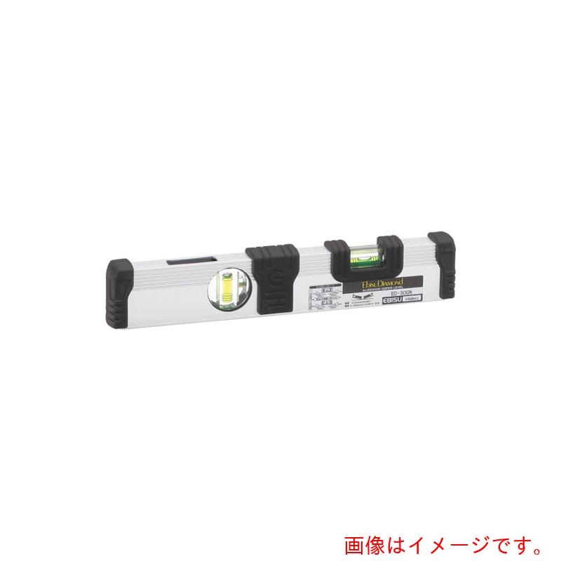 特長 ●6本線気泡管で1/100(1分勾配)・2/100(2分勾配)の測定が出来ます。 ●精度調整ネジを回して気泡管の調整が出来ます。 ●V溝付き測定面でパイプ測定可能です。 ●落下時に3面からの衝撃をより緩衝するゴムプロテクター付です。 ●蓄光付で明るい所で光を蓄積して暗い所で数分間発光します。 用途 ●水平・垂直・勾配の測定に。 仕様 ●長さ(mm)：300 ●高さ(mm)：51 ●厚さ(mm)：19.5 ●マグネット：なし ●気泡管色：グリーン ●精度：±1.00mm/m=±0.0573°以内 ●感度：0.35mm/m＝0.0201° ●蓄光シート：あり ●色：シルバー 材質 ●本体：アルミニウム ●プロテクター：エラストマー樹脂 ●気泡管：アクリル樹脂(PMMA) 質量・質量単位 ●252.0g 【メーカー名】（株）エビス 【メーカー品番】ED-30GN