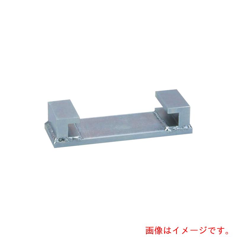 特長 ●エアーバイブレーターPLB本体を固定するためのアタッチメントです。 ●PLホルダー差換え固定式のため、バイブレータの取外し、付替えができます。 ●幅×長さ：65×190 材質 ●ダクタイル鋳鉄 質量・質量単位 ●1.55kg 【メーカー名】エクセン（株） 【メーカー品番】PL 【法人限定商品】※下記注意事項を事前にご確認ください。 ●この商品は送料が別途必要になります。 ●ご注文後、改めて当店より送料をご連絡させていただきます。送料のご了承をいただいてからの手配となります。（ご連絡までに数日かかる場合があります） ●手配後のキャンセル・返品・交換はできません。 ●メーカー直送、または、福山通運・西濃運輸・佐川急便でのお届けとなります。 ●配送業者の指定はできません。 ●原則法人宛（個人宅を除く）のみの配達となります。個人宅へのお届けの場合は事前にお問い合わせください。 ●お届け先の宛名または住所に法人名の記載がない場合は、法人であっても個人宅扱いとなります。 ●個人宅（法人名不記載を含む）へのお届けができない場合があります。 ●一部配送業者は平日のみの配達になります。原則時間指定はできません。 ●他メーカーとの同梱不可。 ●代金引換決済のご利用不可。
