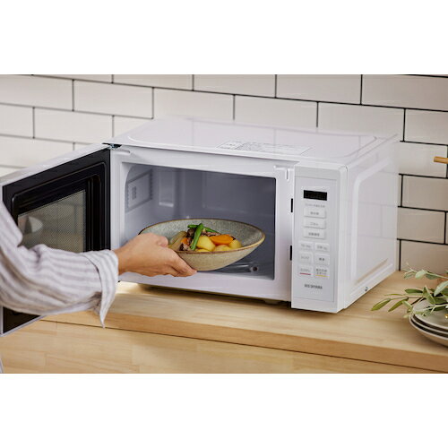 住設プロ 楽天市場店のアイリスオーヤマ　IRIS　100943　単機能レンジ17L　ターンテーブル　ホワイト　【品番：IMB-T178-W】｜アングル3