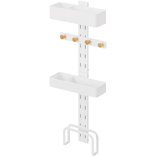 特長 ●洗濯機周りの小物を収納できるランドリーマルチラックです。 ●マグネット仕様で洗濯機の側面に簡単に取り付けられます。 ●デッドスペースになりがちな洗濯機周りを収納スペースに変えられます。 ●ボックスは洗剤や柔軟剤、フックは洗濯ネットや掃除用具、スタンドは体重計や珪藻土マットなど収納できます。 ●ボックス、木製フック、スタンドはお好みの高さに組み替えが可能です。 ●木とスチールの組み合わせで上質なデザインです。 ●滑り止めシリコンシートにより重さによるズレを防止します。 仕様 ●全体5.8kg、ボックス1個あたり1.7kg、フック1個あたり0.1kg、マット立て2.0kg 材質 ●金属パーツ：スチール・ステンレス（エポキシ樹脂塗装）、木製フック：ビーチ（ラッカー塗装）、マグネット、滑り止めシート：EVA、パイプキャップ：ポリエチレン、連結パーツ：ABS 質量・質量単位 ●2.4kg 【メーカー名】アイリスオーヤマ（株） 【メーカー品番】LMR-300-W