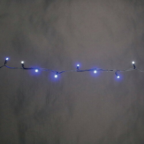特長 ●長尺接続OK ●全点灯LEDとフラッシュLEDのミックス ●新世代イルミネーション「SJXシリーズ」 ●長さ：5m ●カラー：青・白(フラッシュ) ●LED数：48個 ●全点灯＋点滅 ●最大接続長：140m（28本） SJV合計60以下（PAD-80W-A使用時） ●組立式SJXシリーズ ●屋外用 用途 ●全点灯LEDとフラッシュLEDのミックス ●・長さ：5m・LED色：青・白(フラッシュ)・LED数：48個(全点灯40個、点滅8個)・質量：420g・SJV：2.1・定格消費電力(全点灯時)：2W・駆動方式：AC-DCアダプタ方式・定格入力電圧：DC24V・使用環境条件：-10〜40℃、常湿・屋外仕様：IP44※LEDストリングSJX(フラッシュタイプ)は点灯部分の部品です。 ●電源や点灯制御の別売部品との組合せで光ります。 ●※この製品は仮設(6ヵ月以内／屋外用)照明器具です。 ●恒久施設照明としては使用できません。 ●・梱包仕様　個装梱包：個装箱・シール　個装サイズ・質量：W190×D90×H110mm・480g・1個口・原産国：中国 質量・質量単位 ●420.0g 【メーカー名】ジェフコム（株） 【メーカー品番】SJX-E05F-05BW