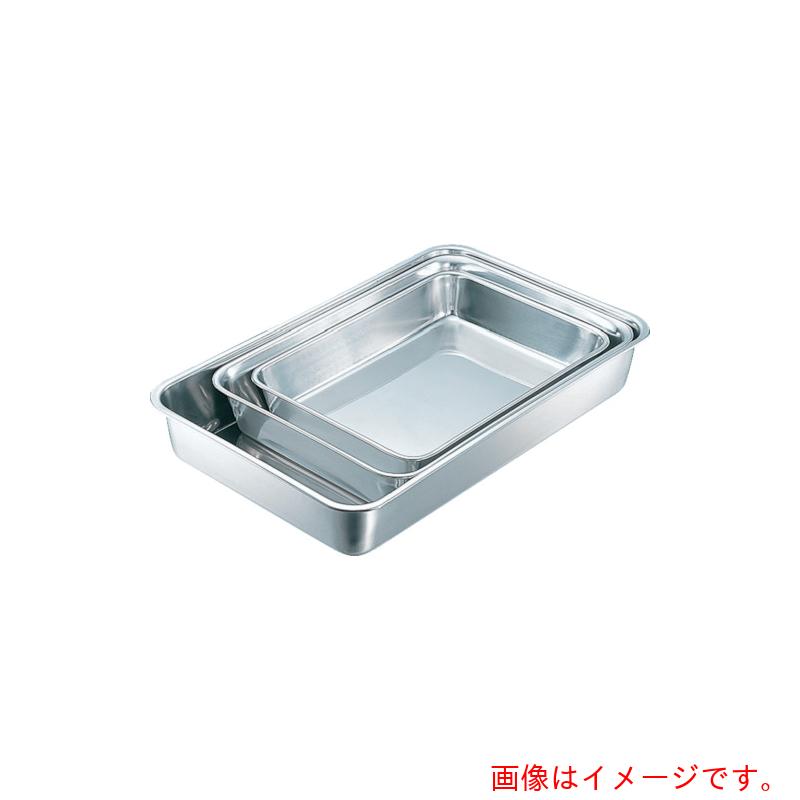特長 ●表面に付着した大腸菌・黄色ブドウ球菌・院内感染MRSAなどに優れた抗菌作用を発揮します。 ●抗菌ステンレスシリーズは、その素材自体に抗菌性を持っています。 ●銅のイオン効果による作用を利用しているため安全です。 用途 ●研究施設、食品加工工場、厨房、医療・介護老人福祉施設等の衛生面の重視及び容器、食器、道具自身が原因の食中毒などの防止。 仕様 ●サイズ(呼称)：15枚取 ●外形寸法(mm)幅：292 ●外形寸法(mm)奥行：228 ●外形寸法(mm)高さ：51 ●有効内寸(mm)幅：246 ●有効内寸(mm)奥行：182 ●有効内寸(mm)高さ：50.5 ●ISO15161・22000やHACCPを必要な企業様にお奨めしたい製品です。 材質 ●ステンレス(SUS304)(銅含有) 質量・質量単位 ●0.35kg 注意事項 ●注1：抗菌ステンレス製品は金属表面に付着した菌のみ抗菌作用が働きます。水の浄化や食物そのものの滅菌には使用できません。 ●注2：表面に汚れや油による皮膜が生じた場合、抗菌力が低下します。お手入れの際にはよく洗ってください。 ●注3：直火・空焚き厳禁。 【メーカー名】（株）日本メタルワークス 【メーカー品番】K02700000450