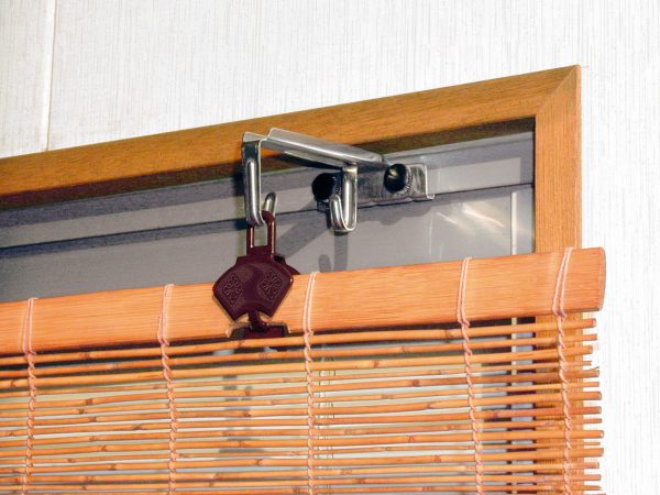 �ڥ᡼�����б��ۥΥ��ƥå����������ߤ�� 2�������֥饦�󡡡����֡�N-1076��