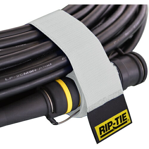 特長 ●高い耐久性を誇るRIP-TIEケーブルラップ。 ●サイズ、カラーバリエーションも豊富です。 用途 ●ケーブル管理に 仕様 ●色：白 ●幅(mm)：38 ●長さ(mm)：450 ●厚さ(mm)：3 ●最大結束径(mm)：120 ●引張強度(N)：117 ●使用温度範囲(℃)：-56.7〜93.3 ●耐久使用回数(回)：10000 ●裏面に工業用ナイロンウェビングを縫い合わせて補強した重負荷向けタイプ ●光カメラケーブル、オプティカルコンケーブル等のコネクタ付きケーブルを適切に管理 ●コネクタに装着することでコネクタとケーブルをしっかりホールドし、運搬・保管時のケーブルへの負荷を軽減 ●素材は10000回以上繰り返し使えるVelcro社製面ファスナー ●重量のあるケーブルに適した高耐久性 ●種類や用途によって色分けができる全10色展開 材質 ●ナイロン 質量・質量単位 ●80.0g 【メーカー名】（株）RIP−TIE 【メーカー品番】OPW-18-010-W