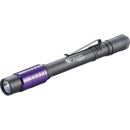 特長 ●充電式、波長400nm、出力250mWのペン型UVライトです。 ●リチウムイオンバッテリーにより安定した光量を発生いたします。 仕様 ●ピーク波長(nm)：400 ●光出力(mW)：250 ●外径(mm)：19 ●全長(mm)：156 ●電源(V)：専用リチウムイオンバッテリー ●使用電池：専用リチウムバッテリー ●最大点灯時間(h)：2.5 ●LED灯数：1 ●IPX4 ●専用リチウムイオンバッテリー 質量・質量単位 ●54.0g セット内容・付属品 ●バッテリー（ライト内蔵）、USB充電コード、ホルスター 【メーカー名】Streamlight 【メーカー品番】093UV