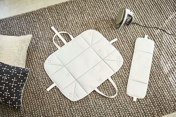 山崎実業　アイロン収納マット タワー　ホワイト　【品番：03443】