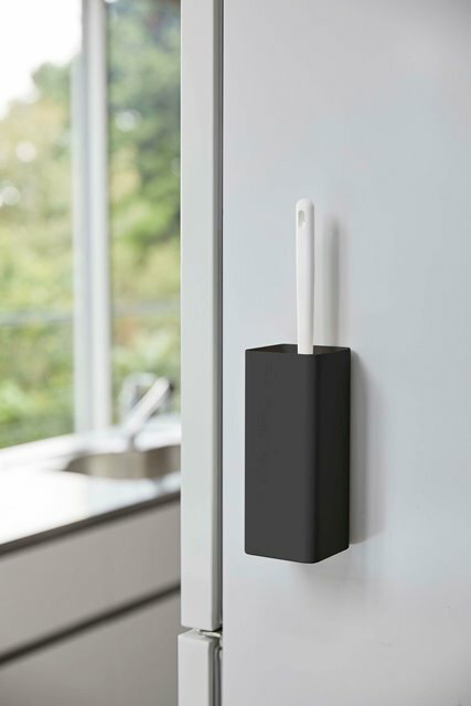 山崎実業　マグネットハンディーモップホルダー タワー　ブラック　【品番：05448】