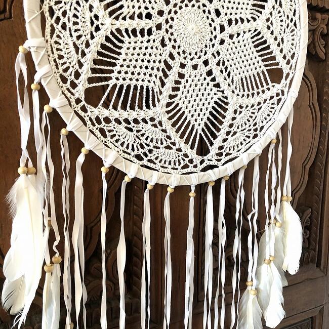 『いい夢だけをあなたに届ける 』ドリームキャッチャー 車 大 ボヘミアン BOHO アジアン雑貨 マンダラ バリ雑貨 ビーチスタイル カーアクセサリー サーファーズハウス アジアンインテリア バリ島直輸入 アジアン家具 曼荼羅デザイン 直径42cm ホワイト 白 3