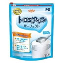 ※パッケージデザイン等は予告なく変更されることがあります。予め御了承下さい。 特徴 30秒で簡単にトロミがつきます。 透明で無味無臭だから、飲み物におすすめです。 時間が経っても安定したトロミが維持できます。 内容量 500g 使用方法 飲み物の場合 水・お茶などに、よくかき混ぜながら素早く加えていきます。 溶解後、30秒〜2分でトロミがつきます。 食べ物の場合 細かくきざんだ食べ物には、水やお湯でトロミを作って加えます。 ミキサー食に使用する場合は食材を一緒にミキサーにかけます。 トロミの目安 水・お茶に溶かした場合(150mLあたり(目安：コーヒーカップ、ティーカップ)) フレンチドレッシング状…0.75g(小さじ1／2) とんかつソース状…1.5g(小さじ1) ケチャップ状…3.0g(小さじ2) トロミの再調整 ・トロミが強いとき 同じ飲み物を加えてかき混ぜれば、トロミを薄めることができます。 ・トロミが弱いとき 濃いめにトロミをつけた同じ飲み物を加えて混ぜれば、トロミを強くすることができます。 栄養成分 1本（3g）当たり 熱量…7kcal たんぱく質…0.01〜0.03g 脂質…0.0g 水分…0.2g 炭水化物（糖類）…1.6g 炭水化物（食物繊維）…1.1g 灰分…0.1g トリウム…48mg カリウム…4mg カルシウム…0.3mg リン…3.5mg 鉄…0.01mg 食塩相当量…0.1g 原材料 デキストリン、増粘剤（増粘多糖類、CMC） 保存方法 開封前：直射日光、高温・多湿を避け、常温で保存してください。 開封後：吸湿しやすいのでお早めにお召し上がりください。 広告文責 有限会社山口TEL 0248-94-8718 ■発売元：日清オイリオ