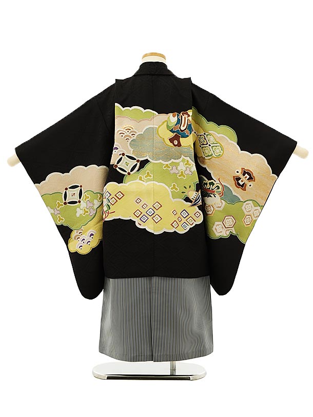 七五三レンタル 男の子 5921【高級正絹】黒地雲取り宝尽くしx紺細縞袴 5歳 男の子 レンタル 袴セット 男児 753 フルセット 着物 子ども きものレンタル 七五三レンタル 羽織 お正月 和装 お祝い 5才 男の子 袴 新品足袋プレゼント 往復送料無料【レンタル】 3