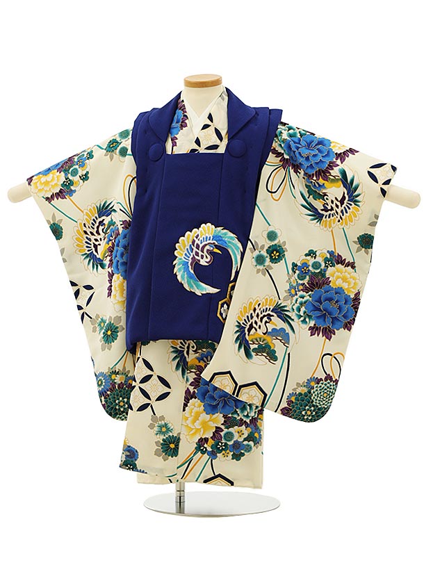 ■七五三レンタル一覧はこちらからどうぞ※商品の色については画面を表示するモニターによって実際と多少異なる場合がございます。ご了承下さいませ。 商品詳細 ［七五三レンタル］ ■素材：ポリエステル100％ ■身丈：76cm　肩裄：41cm　袖丈：57cm 3歳の標準サイズに調整済みです。 身長90cm〜100cm位 ※簡単なサイズ調整（腰紐にて）が必要な場合があります。※小物は着物に合わせてコーディネートさせていただきます。 ※箱タイプでの配送になります。 七五三サイズ等について詳しくは 《京都かしいしょう》まで メールにてお問い合わせ下さい。 【送料無料（北海道・沖縄・一部離島を除く）】七五三レンタル料金最安値に挑戦！ ※システム上、カレンダーが「×」でもご注文は可能ですが、ご予約をお取りすることが出来ません。 ご利用日が「○」の商品からご注文下さい。 尚、ご予約の確定は「【京都かしいしょう】ご注文内容のご案内」メールにてお知らせいたします。