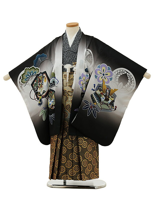 ■七五三レンタル一覧はこちらからどうぞ※商品の色については画面を表示するモニターによって実際と多少異なる場合がございます。ご了承下さいませ。 商品詳細 ［七五三レンタル］ ■素材：ポリエステル100％ ■身丈：65cm　肩裄：51cm　袖丈：57cm（羽織） ■袴丈：60cm（おへそからくるぶしまでの長さです。） 5〜6歳の標準サイズに調整済みです。 身長110〜120cm前後 ※箱タイプでの配送になります。 七五三サイズ等について詳しくは 《京都かしいしょう》まで メールにてお問い合わせ下さい。 --> ※システム上、カレンダーが「×」でもご注文は可能ですが、ご予約をお取りすることが出来ません。 ご利用日が「○」の商品からご注文下さい。 尚、ご予約の確定は「【京都かしいしょう】ご注文内容のご案内」メールにてお知らせいたします。