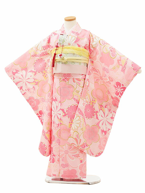■七五三レンタル一覧はこちらからどうぞ※商品の色については画面を表示するモニターによって実際と多少異なる場合がございます。ご了承下さいませ。 商品詳細 ［七五三レンタル］ ■素材：ポリエステル100％ ■身丈：133cm　肩裄：54cm　袖丈：76cm 7歳の標準サイズに調整済みです。 身長115cm〜125cm位 ※簡単なサイズ調整（腰紐にて）が必要な場合があります。 ※小物は着物に合わせてコーディネートさせていただきます。 ※箱タイプでの配送になります。 七五三サイズ等について詳しくは 《京都かしいしょう》まで メールにてお問い合わせ下さい。 【送料無料（北海道・沖縄・一部離島を除く）】七五三レンタル料金最安値に挑戦！ ※システム上、カレンダーが「×」でもご注文は可能ですが、ご予約をお取りすることが出来ません。 ご利用日が「○」の商品からご注文下さい。 尚、ご予約の確定は「【京都かしいしょう】ご注文内容のご案内」メールにてお知らせいたします。