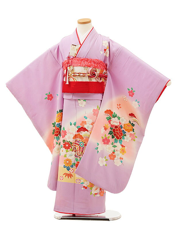 ■七五三レンタル一覧はこちらからどうぞ※商品の色については画面を表示するモニターによって実際と多少異なる場合がございます。ご了承下さいませ。 商品詳細 ［七五三レンタル］ ■素材：正絹 ■身丈：133cm　肩裄：54cm　袖丈：76cm 7歳の標準サイズに調整済みです。 身長115cm〜125cm位 ※簡単なサイズ調整（腰紐にて）が必要な場合があります。 ※小物は着物に合わせてコーディネートさせていただきます。※帯は『袋帯』となっておりますので、結ぶタイプになります。 ※箱タイプでの配送になります。 七五三サイズ等について詳しくは 《京都かしいしょう》まで メールにてお問い合わせ下さい。 【送料無料（北海道・沖縄・一部離島を除く）】七五三レンタル料金最安値に挑戦！ ※システム上、カレンダーが「×」でもご注文は可能ですが、ご予約をお取りすることが出来ません。 ご利用日が「○」の商品からご注文下さい。 尚、ご予約の確定は「【京都かしいしょう】ご注文内容のご案内」メールにてお知らせいたします。