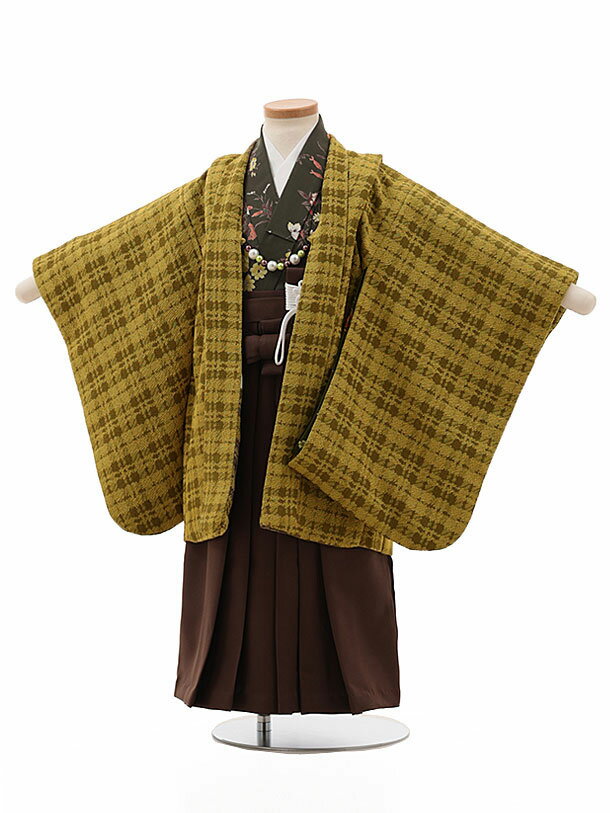 ■七五三レンタル一覧はこちらからどうぞ※商品の色については画面を表示するモニターによって実際と多少異なる場合がございます。ご了承下さいませ。 商品詳細 ［七五三レンタル］ ■素材:化繊 ■身丈:56cm 肩裄:42cm 袖丈:47cm(羽織)■袴丈:52cm(おへそからくるぶしまでの長さです。)※標準サイズに調整済みです。※簡単なサイズ調整(腰紐にて)が必要な場合があります。※小物は着物に合わせてコーディネートさせていただきます。※総柄のため写真と少し異なることがあります。箱タイプでの配送となります。 身長 95〜105cm前後 サイズ等について詳しくは 《京都かしいしょう》まで メールにてお問い合わせ下さい。 【送料無料（北海道・沖縄・一部離島を除く）】七五三レンタル料金最安値に挑戦！ ※システム上、カレンダーが「×」でもご注文は可能ですが、ご予約をお取りすることが出来ません。 ご利用日が「○」の商品からご注文下さい。 尚、ご予約の確定は「【京都かしいしょう】ご注文内容のご案内」メールにてお知らせいたします。