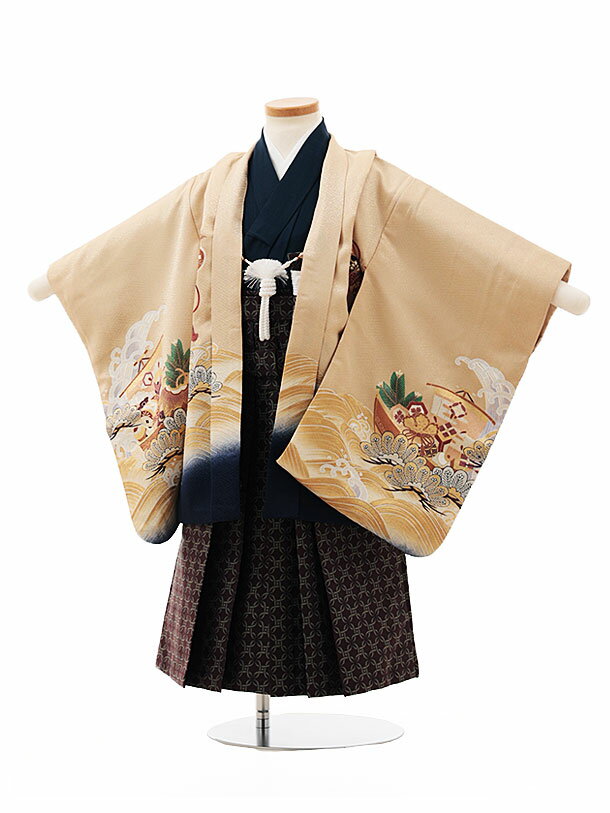 ■七五三レンタル一覧はこちらからどうぞ※商品の色については画面を表示するモニターによって実際と多少異なる場合がございます。ご了承下さいませ。 商品詳細 ［七五三レンタル］ ■素材:化繊 ■身丈:55cm 肩裄:42cm 袖丈:47cm(羽織)■袴丈:50cm(おへそからくるぶしまでの長さです。)※標準サイズに調整済みです。※簡単なサイズ調整が必要な場合があります。※小物は着物に合わせてコーディネートさせていただきます。※総柄のため写真と少し異なることがあります。箱タイプでの配送となります。 身長 95〜105cm前後 サイズ等について詳しくは 《京都かしいしょう》まで メールにてお問い合わせ下さい。 【送料無料（北海道・沖縄・一部離島を除く）】七五三レンタル料金最安値に挑戦！ ※システム上、カレンダーが「×」でもご注文は可能ですが、ご予約をお取りすることが出来ません。 ご利用日が「○」の商品からご注文下さい。 尚、ご予約の確定は「【京都かしいしょう】ご注文内容のご案内」メールにてお知らせいたします。