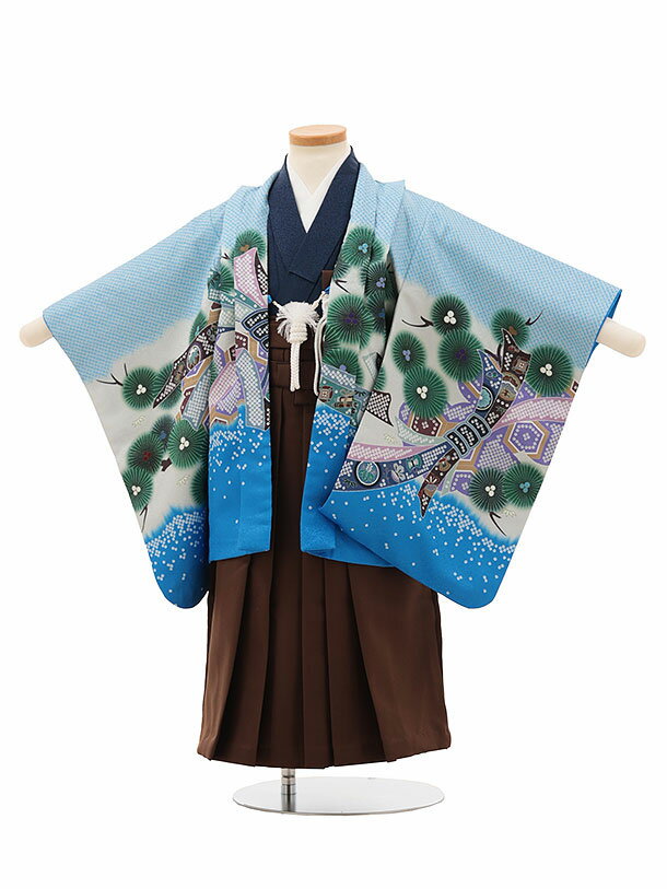 ■七五三レンタル一覧はこちらからどうぞ※商品の色については画面を表示するモニターによって実際と多少異なる場合がございます。ご了承下さいませ。 商品詳細 ［七五三レンタル］ ■素材:化繊 ■身丈:52cm 肩裄:42cm 袖丈:46cm(羽織)■袴丈:52cm(おへそからくるぶしまでの長さです。)※標準サイズに調整済みです。※簡単なサイズ調整が必要な場合があります。※小物は着物に合わせてコーディネートさせていただきます。※総柄のため写真と少し異なることがあります。箱タイプでの配送となります。 身長 95〜105cm前後 サイズ等について詳しくは 《京都かしいしょう》まで メールにてお問い合わせ下さい。 【送料無料（北海道・沖縄・一部離島を除く）】七五三レンタル料金最安値に挑戦！ ※システム上、カレンダーが「×」でもご注文は可能ですが、ご予約をお取りすることが出来ません。 ご利用日が「○」の商品からご注文下さい。 尚、ご予約の確定は「【京都かしいしょう】ご注文内容のご案内」メールにてお知らせいたします。