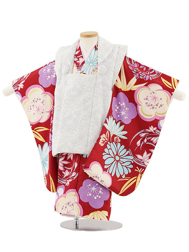 ■七五三レンタル一覧はこちらからどうぞ※商品の色については画面を表示するモニターによって実際と多少異なる場合がございます。ご了承下さいませ。 商品詳細 ［七五三レンタル］ ■素材:化繊 ■身丈:76cm 肩裄:41cm 袖丈:57cm※標準サイズに調整済みです。※簡単なサイズ調整(腰紐にて)が必要な場合があります。※小物は着物に合わせてコーディネートさせていただきます。箱タイプでの配送となります。 身長 90〜100cm前後 サイズ等について詳しくは 《京都かしいしょう》まで メールにてお問い合わせ下さい。 【送料無料（北海道・沖縄・一部離島を除く）】七五三レンタル料金最安値に挑戦！ ※システム上、カレンダーが「×」でもご注文は可能ですが、ご予約をお取りすることが出来ません。 ご利用日が「○」の商品からご注文下さい。 尚、ご予約の確定は「【京都かしいしょう】ご注文内容のご案内」メールにてお知らせいたします。