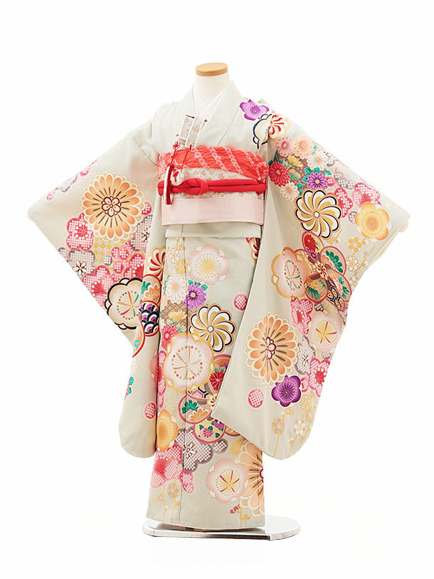 ■七五三レンタル一覧はこちらからどうぞ※商品の色については画面を表示するモニターによって実際と多少異なる場合がございます。ご了承下さいませ。 商品詳細 ［七五三レンタル］ ■素材：ポリエステル100％ ■身丈：133cm　肩裄：54cm　袖丈：76cm 7歳の標準サイズに調整済みです。 身長115cm〜125cm位 ※簡単なサイズ調整（腰紐にて）が必要な場合があります。 ※総柄のため写真と柄の出方が少し異なることがあります。 ※小物は着物に合わせてコーディネートさせていただきます。 ※箱タイプでの配送になります。 七五三サイズ等について詳しくは 《京都かしいしょう》まで メールにてお問い合わせ下さい。 【送料無料（北海道・沖縄・一部離島を除く）】七五三レンタル料金最安値に挑戦！ ※システム上、カレンダーが「×」でもご注文は可能ですが、ご予約をお取りすることが出来ません。 ご利用日が「○」の商品からご注文下さい。 尚、ご予約の確定は「【京都かしいしょう】ご注文内容のご案内」メールにてお知らせいたします。