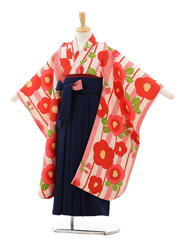 ■七五三レンタル一覧はこちらからどうぞ※商品の色については画面を表示するモニターによって実際と多少異なる場合がございます。ご了承下さいませ。 商品詳細 ［女児袴レンタル］ ■素材:化繊 ■肩裄:51cm 袖丈:76cm 袴丈:66cm ※標準サイズに調整済みです。 ※簡単なサイズ調整(腰紐にて)が必要な場合があります。 ※総柄のため写真と柄の出方が少し異なることがあります。 ※こちらの商品の半幅帯(袴下帯)はワンタッチ式の帯です。 ※小物は着物に合わせてコーディネートさせていただきます。 箱タイプでの配送となります。 身長 115〜125cm前後 サイズ等について詳しくは 《京都かしいしょう》まで メールにてお問い合わせ下さい。 【送料無料（北海道・沖縄・一部離島を除く）】七五三レンタル料金最安値に挑戦！ ※システム上、カレンダーが「×」でもご注文は可能ですが、ご予約をお取りすることが出来ません。 ご利用日が「○」の商品からご注文下さい。 尚、ご予約の確定は「【京都かしいしょう】ご注文内容のご案内」メールにてお知らせいたします。