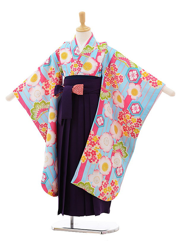 ■七五三レンタル一覧はこちらからどうぞ※商品の色については画面を表示するモニターによって実際と多少異なる場合がございます。ご了承下さいませ。 商品詳細 ［女児袴レンタル］ ■素材:化繊 ■肩裄:51cm 袖丈:76cm 袴丈:66cm ※標準サイズに調整済みです。 ※簡単なサイズ調整(腰紐にて)が必要な場合があります。 ※総柄のため写真と柄の出方が少し異なることがあります。 ※こちらの商品の半幅帯(袴下帯)はワンタッチ式の帯です。 ※小物は着物に合わせてコーディネートさせていただきます。 箱タイプでの配送となります。 身長 115〜125cm前後 サイズ等について詳しくは 《京都かしいしょう》まで メールにてお問い合わせ下さい。 【送料無料（北海道・沖縄・一部離島を除く）】七五三レンタル料金最安値に挑戦！ ※システム上、カレンダーが「×」でもご注文は可能ですが、ご予約をお取りすることが出来ません。 ご利用日が「○」の商品からご注文下さい。 尚、ご予約の確定は「【京都かしいしょう】ご注文内容のご案内」メールにてお知らせいたします。